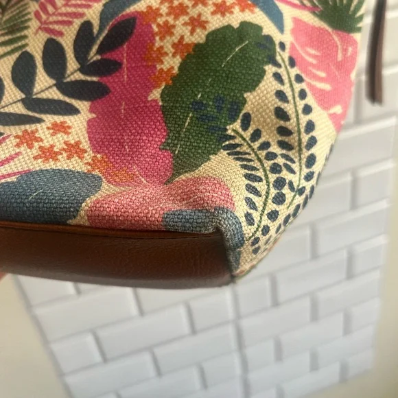 Fóssil Floral Sholder Large bag/ Tote  / Greem/ Blue/ pink - Picture 6 of 12